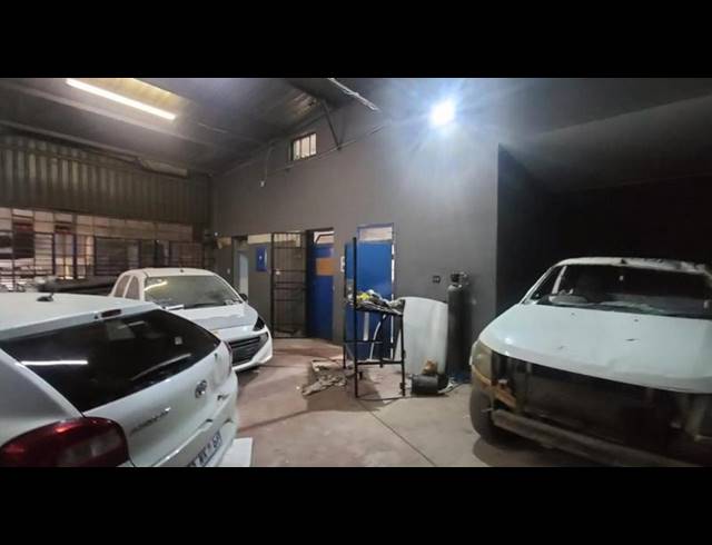 INDUSTRIAL FOR SALE IN GERMISTON CENTRAL